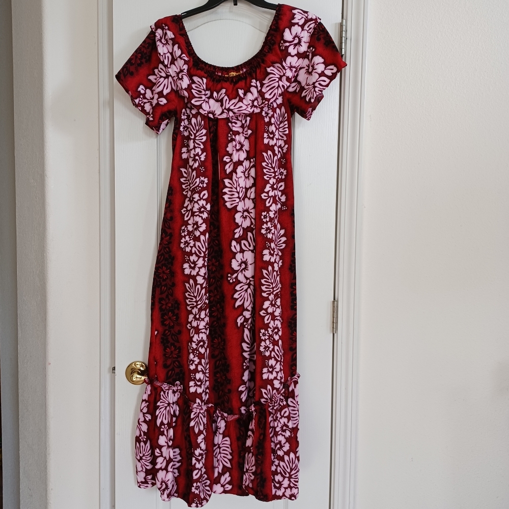 Vintage Hawaiin Ruffled Dress!